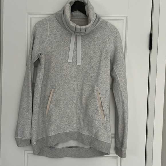 LULULEMON Turtleneck Sweater - Picture 1 of 4